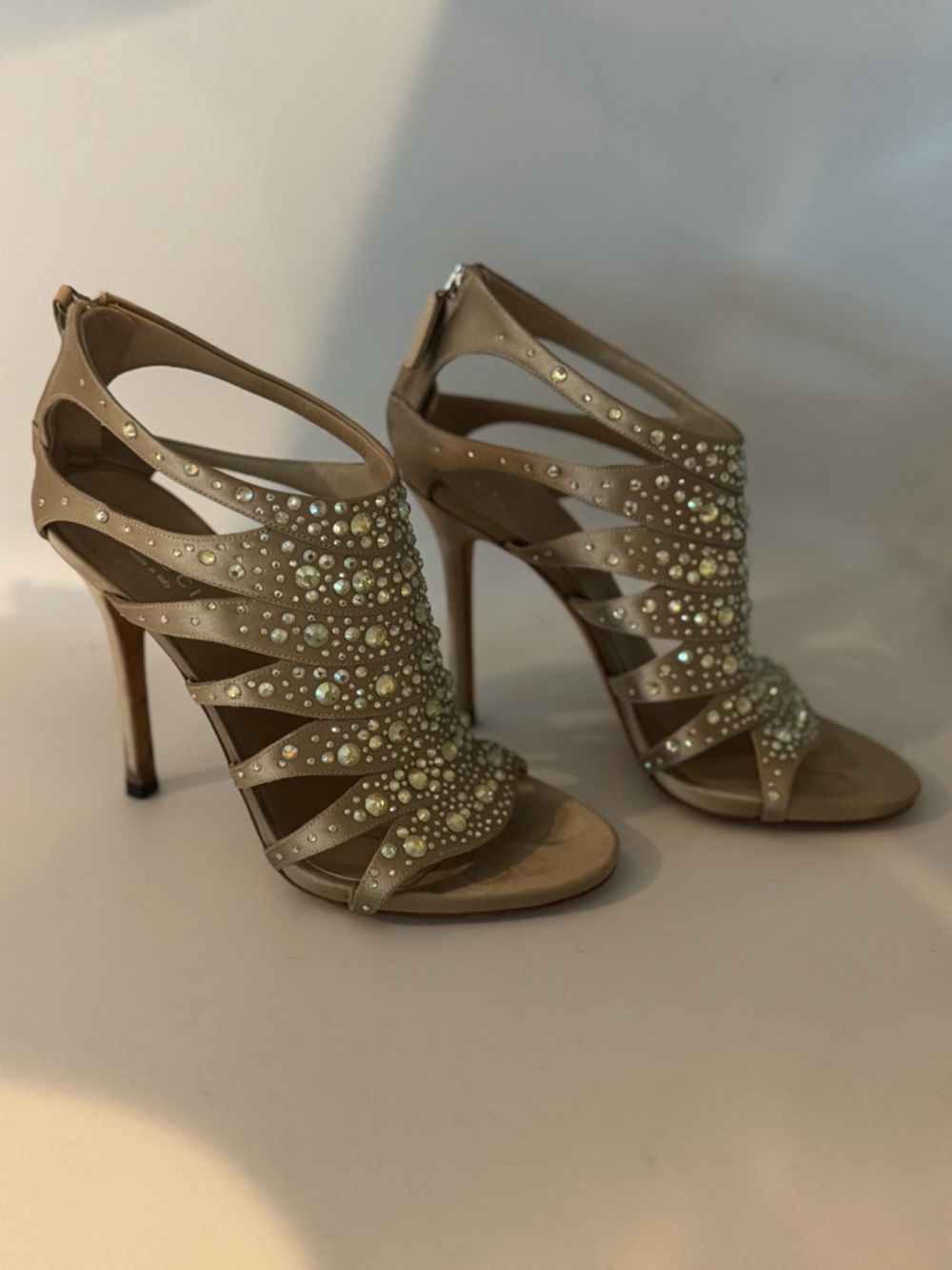 Gucci Swarovski Crystal-Embellished Gold Open-Toe Heels - Picture 3 of 8